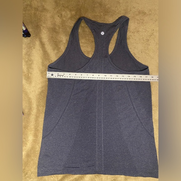 3/$40 Gray Lululemon Tank Top Size 10 - Picture 4 of 5